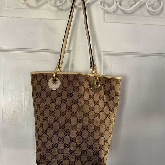 GUCCI ECLIPSE MICRO GG BUCKET BAG - Picture 2 of 13